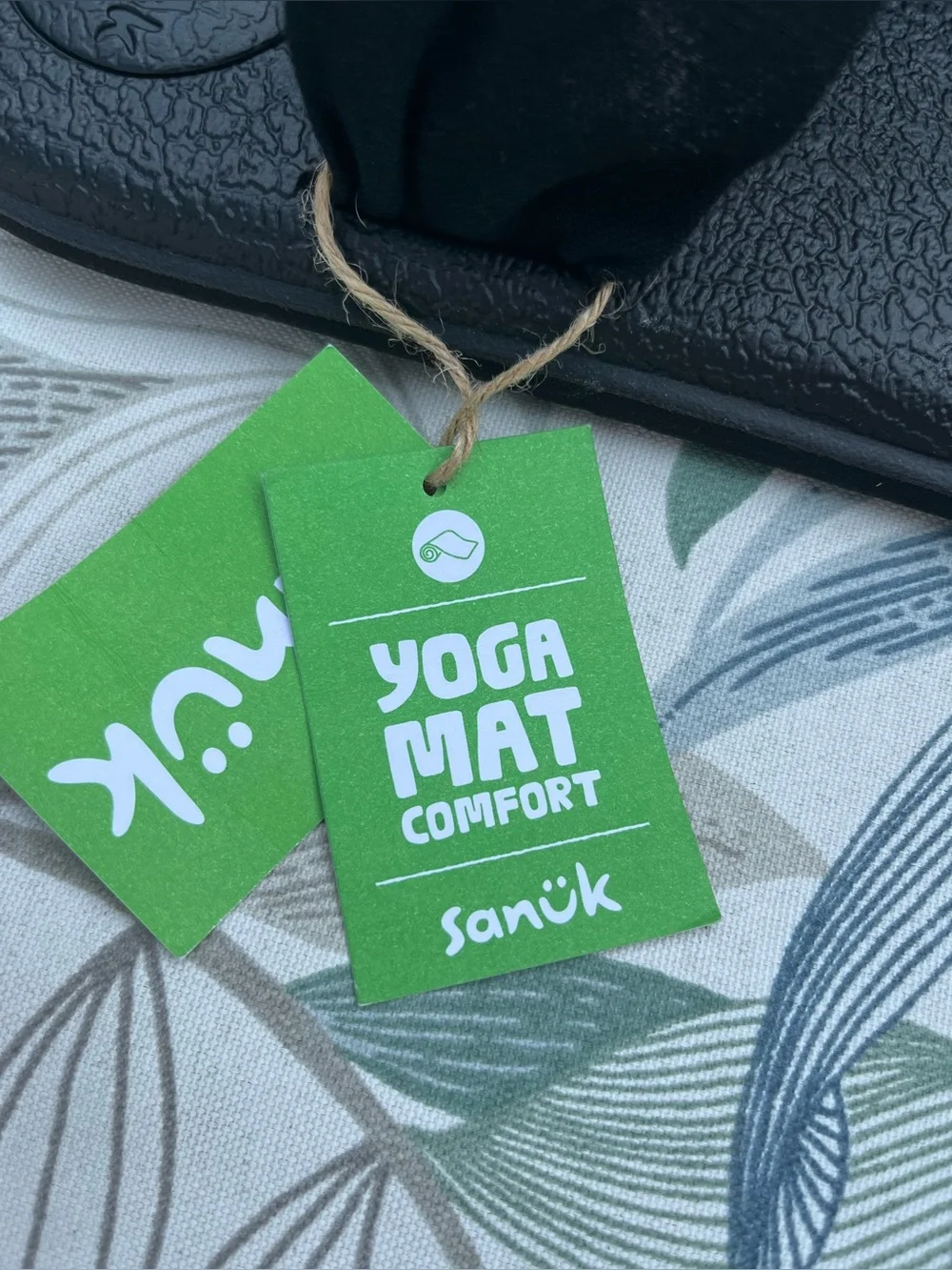 Sanuk Yoga Mat Comfort Black Stretch Sandals Womens Size 10 NWT